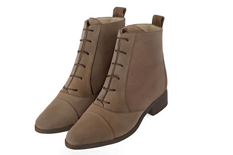 Chocolate brown women's ankle boots with laces at the front. Round toe. Flat leather soles. Front view - Florence KOOIJMAN